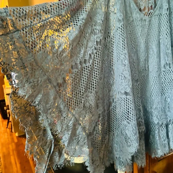 Elegant Lace Poncho Top free people - Picture 4 of 5